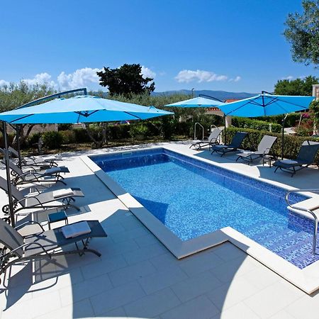 Apartments Semper - Heated Pool Bol Exterior foto