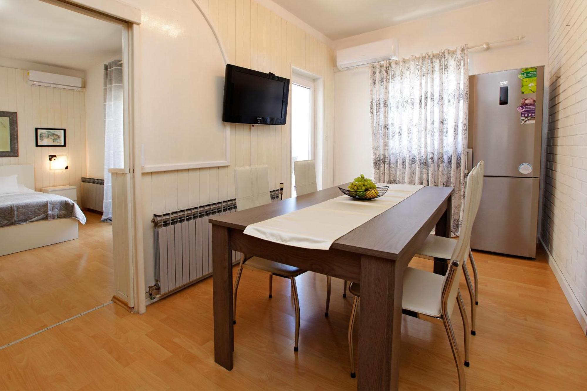 Apartments Semper - Heated Pool Bol Habitación foto