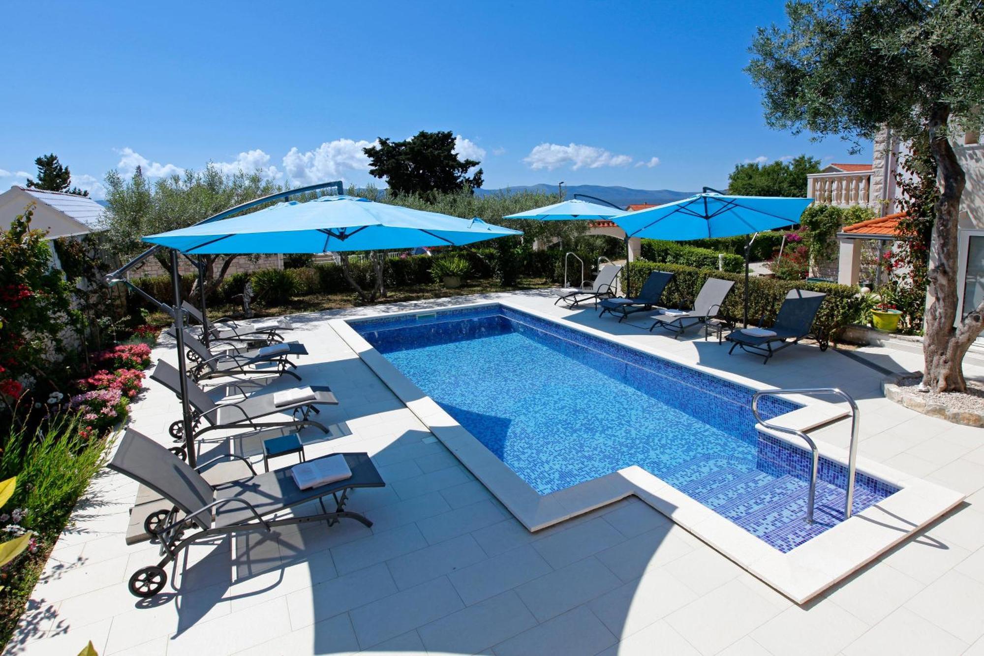 Apartments Semper - Heated Pool Bol Exterior foto