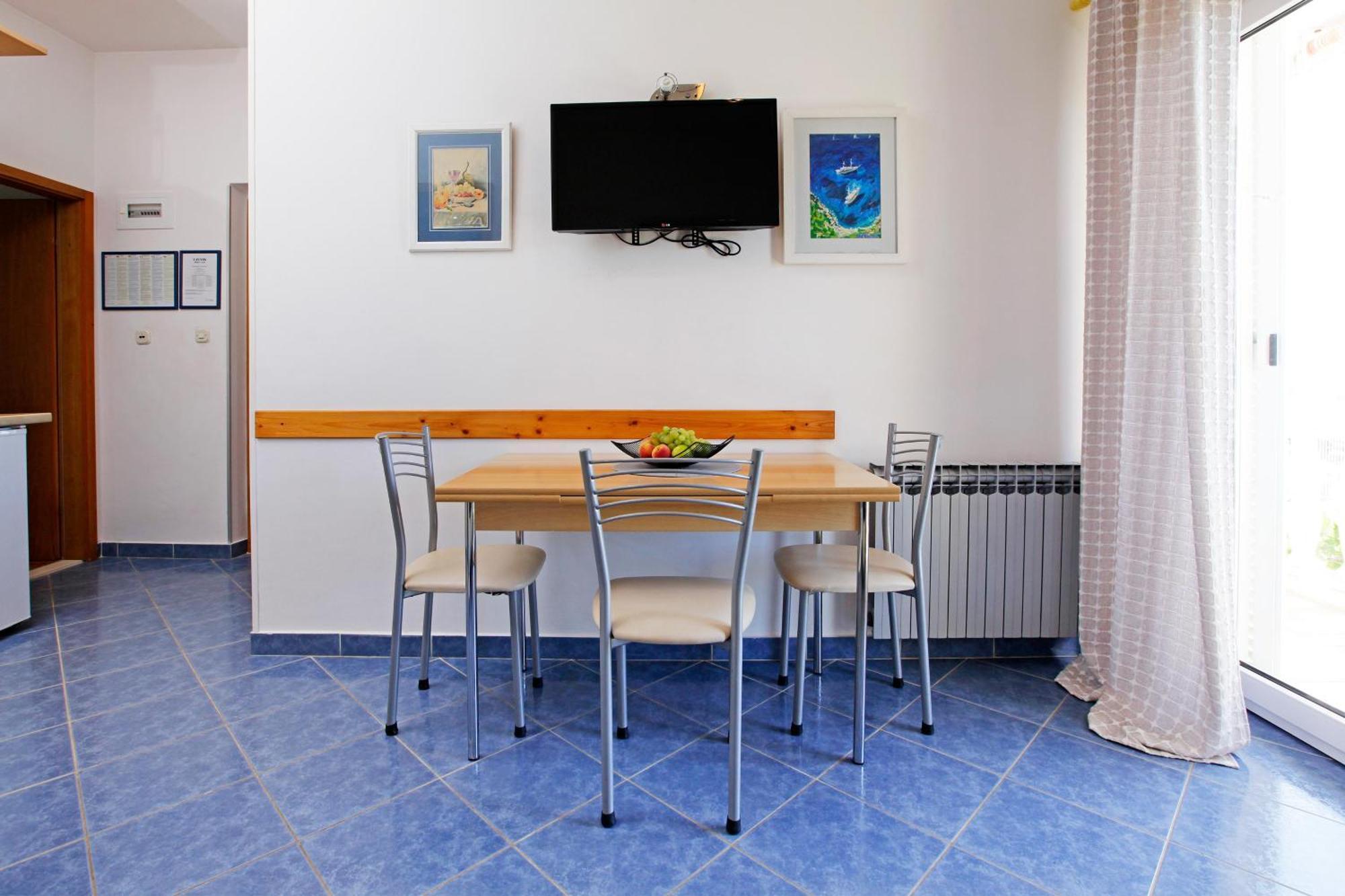 Apartments Semper - Heated Pool Bol Habitación foto