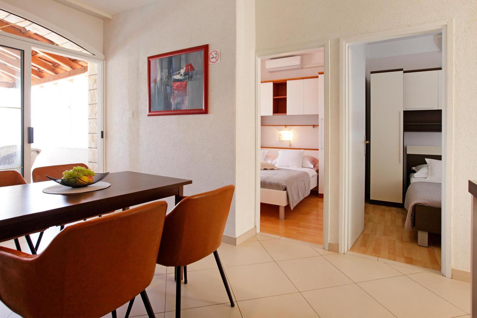 Apartments Semper - Heated Pool Bol Habitación foto