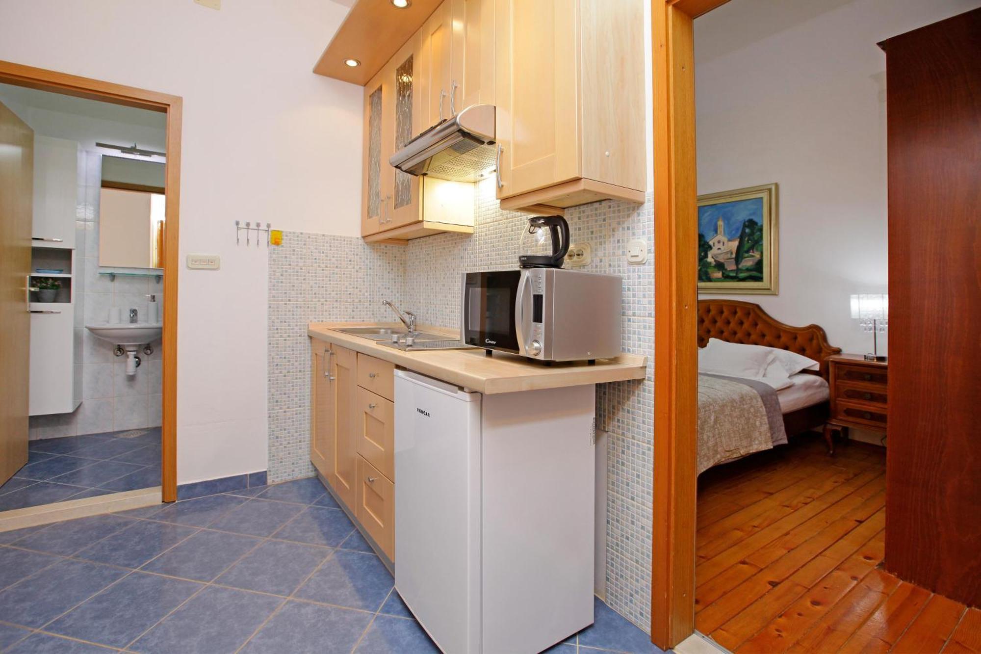 Apartments Semper - Heated Pool Bol Habitación foto