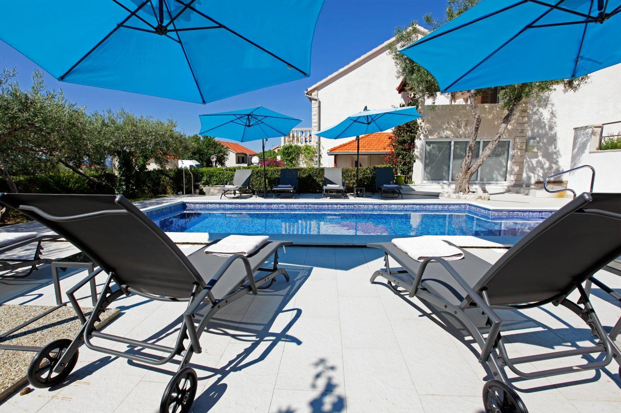 Apartments Semper - Heated Pool Bol Exterior foto