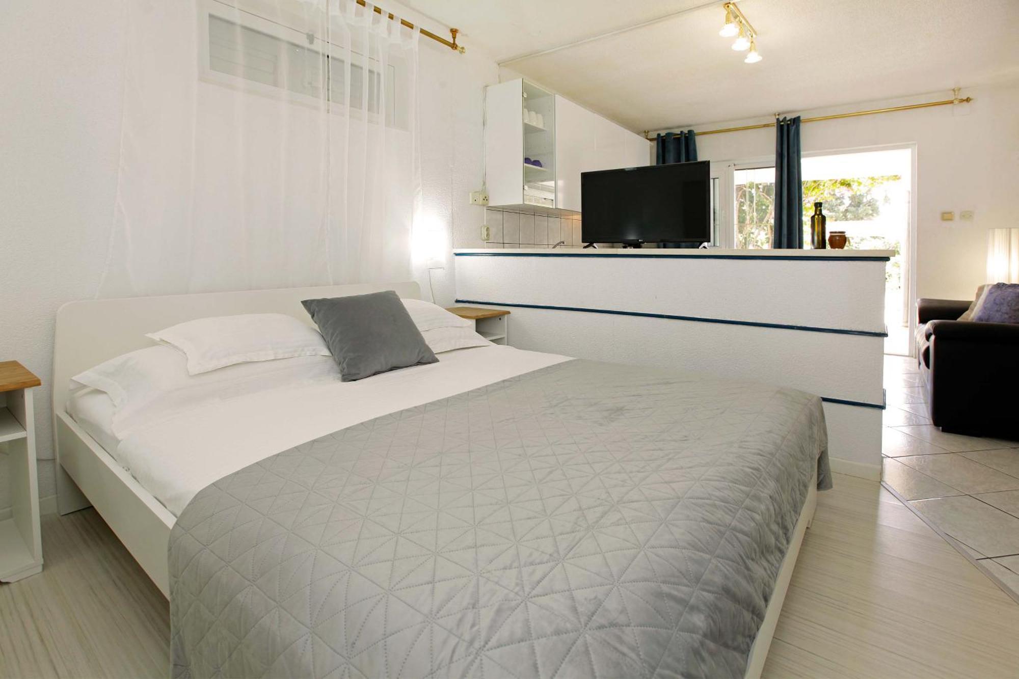 Apartments Semper - Heated Pool Bol Habitación foto
